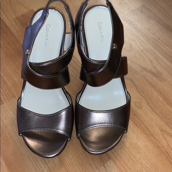 🆕 Calvin Klein wedge sandal - Picture 2 of 5